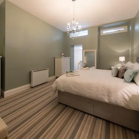 Holidays Empress On The Stray Apartment Harrogate